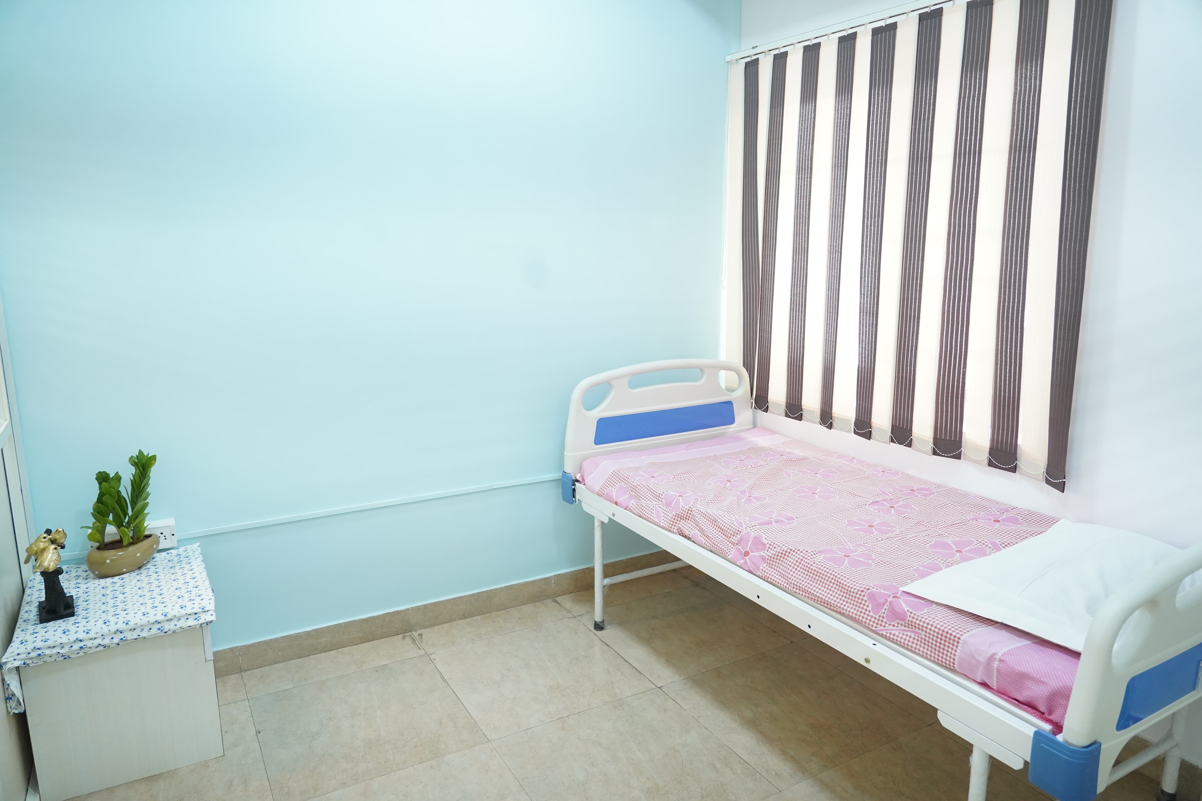 Clinic Recovery Room 1